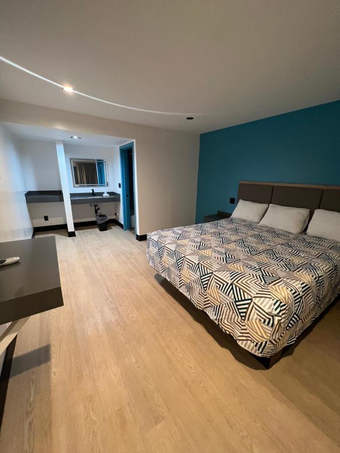 Palm Inn - Newly Renovated Rooms Ингълуд Екстериор снимка