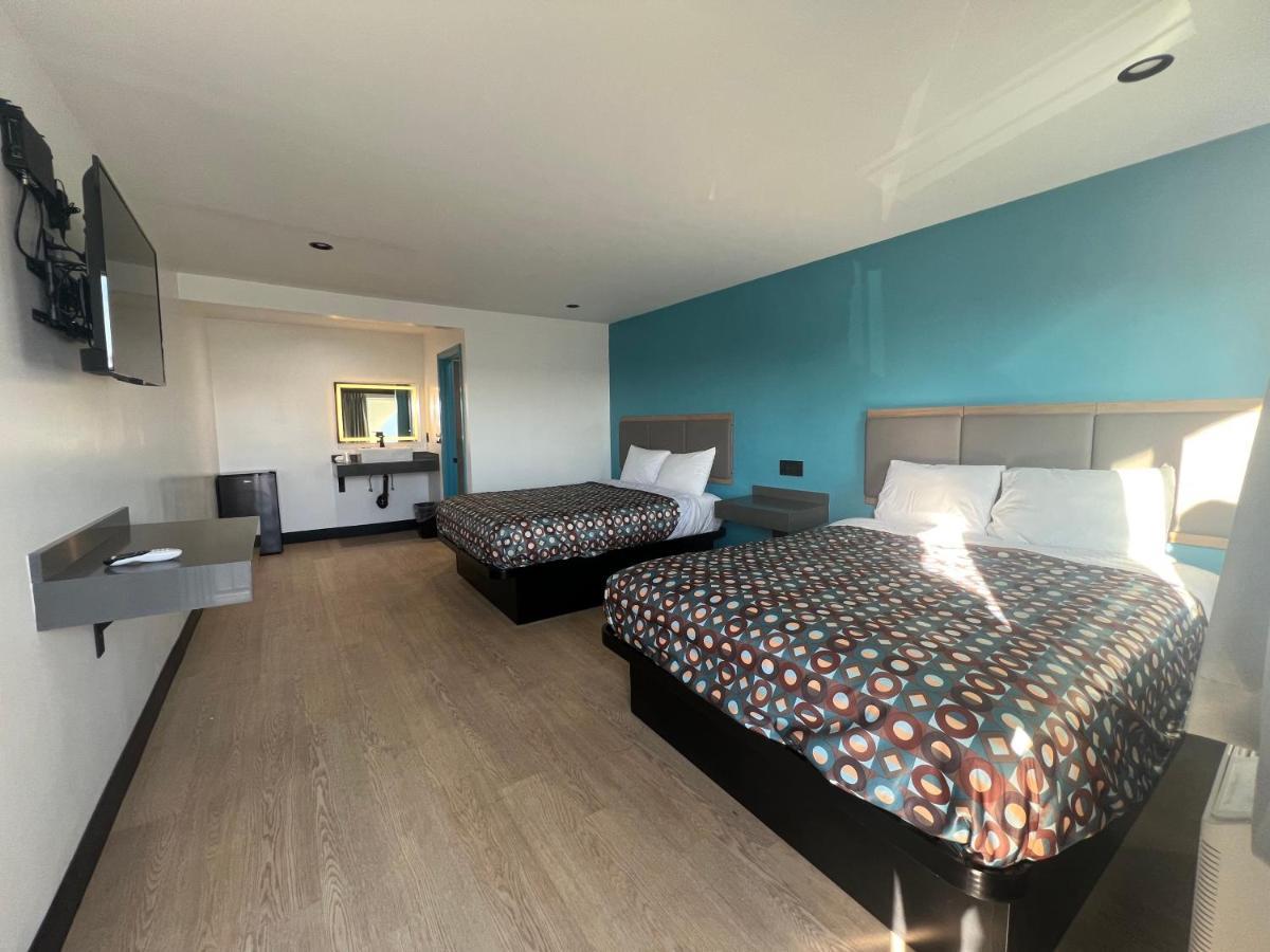 Palm Inn - Newly Renovated Rooms Ингълуд Екстериор снимка