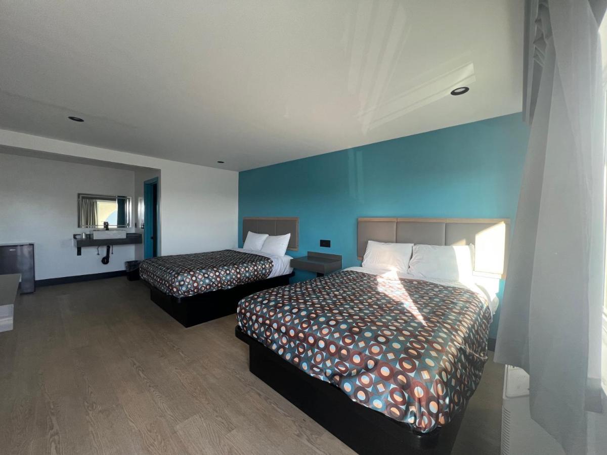 Palm Inn - Newly Renovated Rooms Ингълуд Екстериор снимка