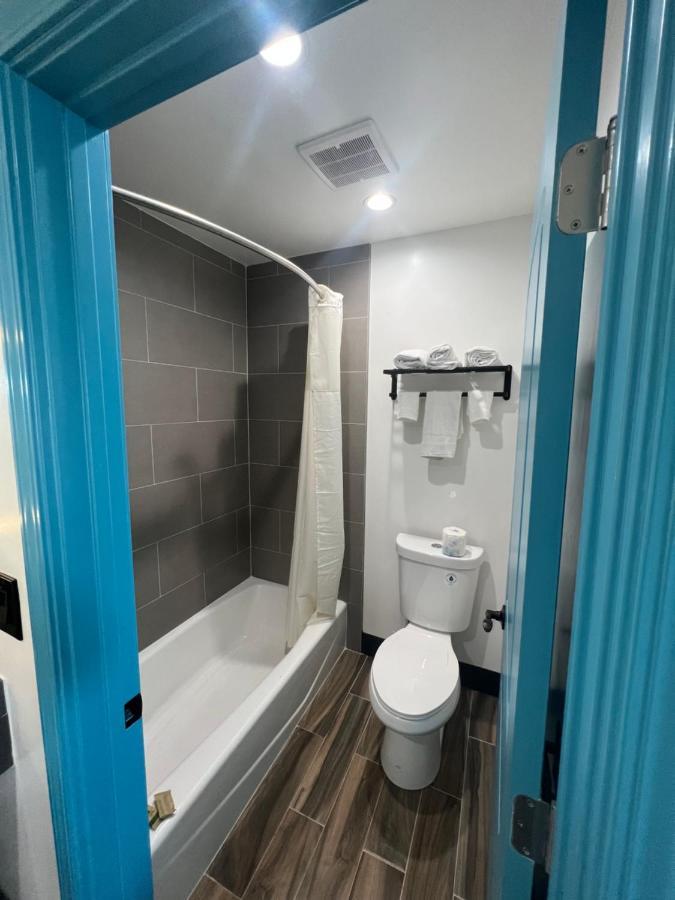 Palm Inn - Newly Renovated Rooms Ингълуд Екстериор снимка